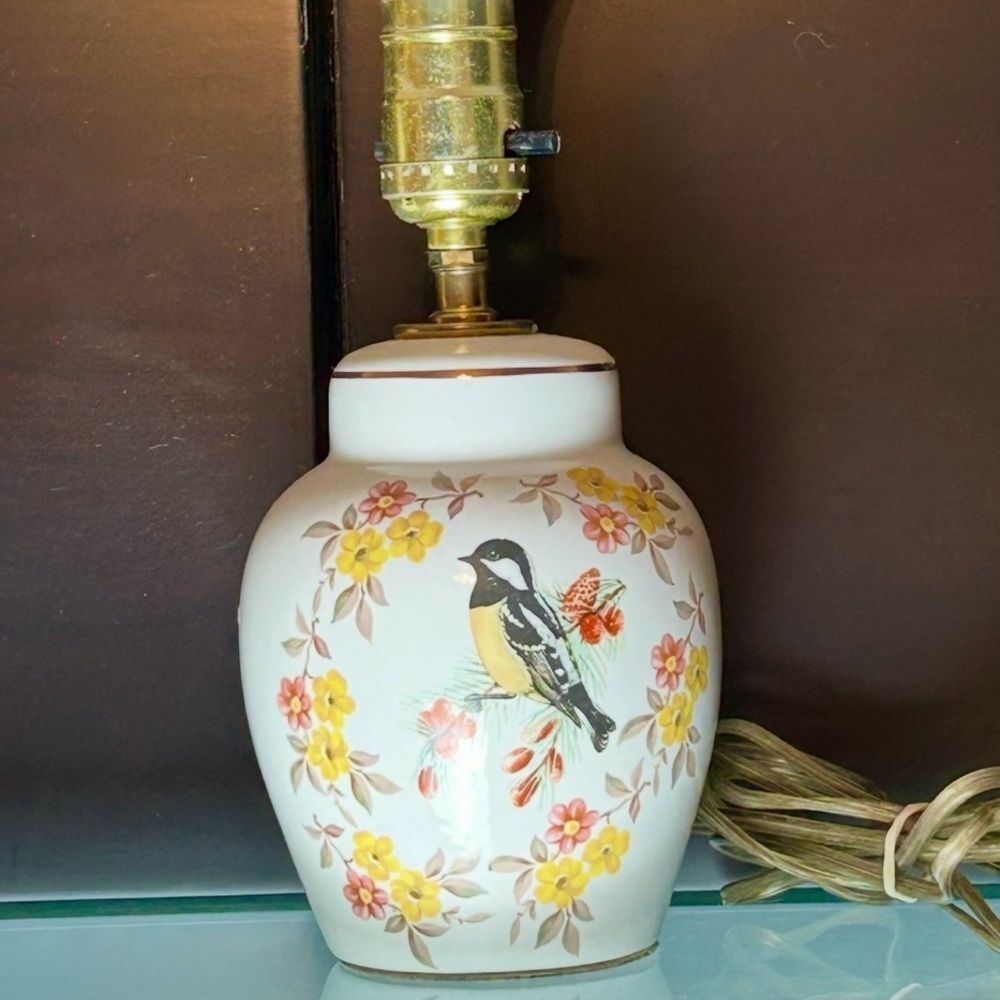 Vintage Bird Lamp Porcelain Painted Bedside Table Jar Floral Asian Design 9” - Picture 13 of 13